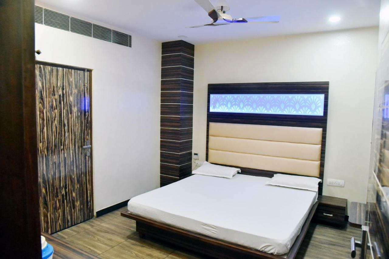 Hotel Midtown & Restaurant Jhunjhunu Kültér fotó